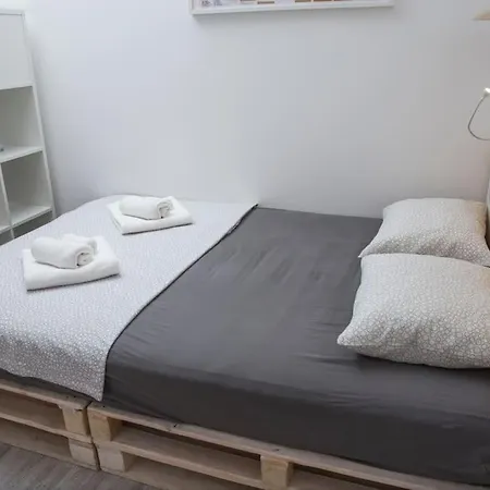 Apartment Cozy Studio Overlooking Downtown *