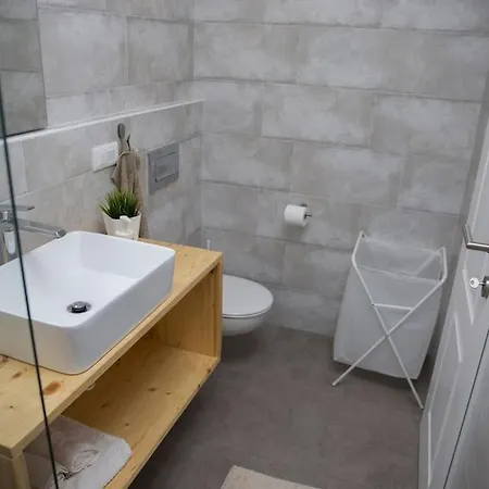 Cozy Studio Overlooking Downtown * Makarska